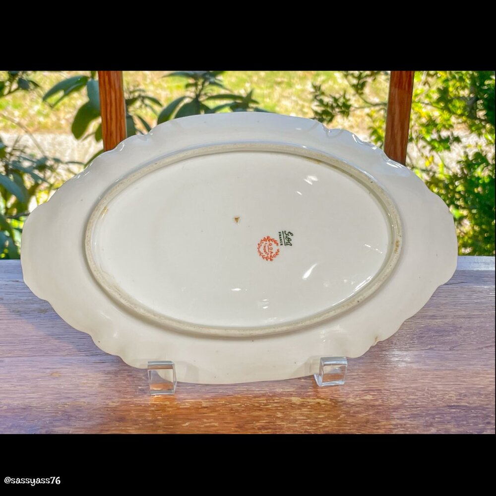 ▪️VTG/ANTIQUE▪️GDA LIMOGES FRANCE▪️Gold Accented Floral Gravy Plate/Trinket Dish - Picture 2 of 6